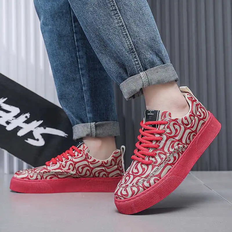 New Soft Sole Explosion Printed Embroidery Board Shoes for Men 2025